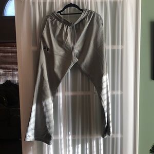 Men’s Under Armour sweatpants